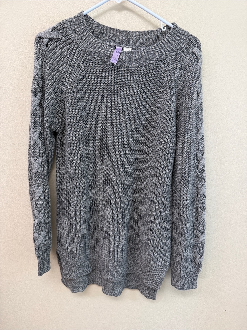 Alya Gray Crewneck Cable-Sleeve Sweater